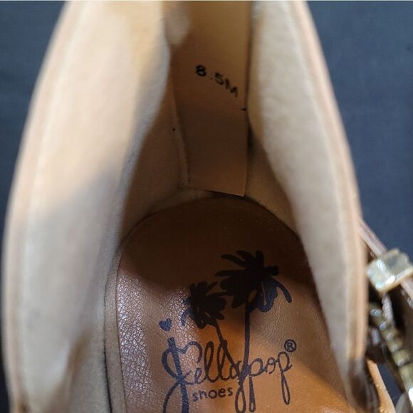 BRAND NEW JELLYPOP CUT-OUT DESIGN BLOCK HEEL BOOTIE - Picture 9 of 15